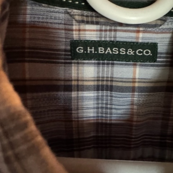 G.H.Bass & Co mens plaid collar shirt , short sleeve , pocket in front - Picture 6 of 8
